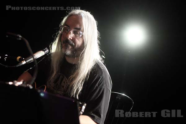 J MASCIS - 2011-04-16 - PARIS - Point Ephemere - 